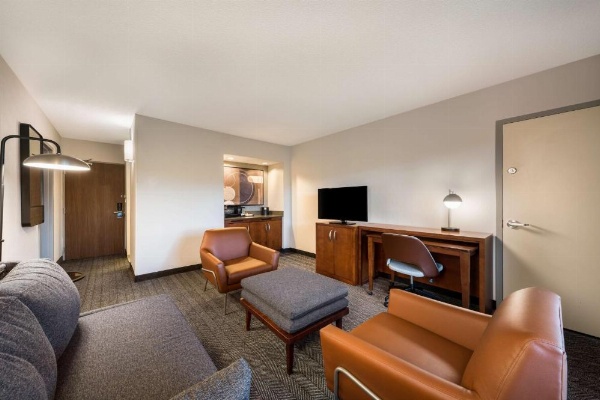 Sonesta Select San Jose Airport image 26